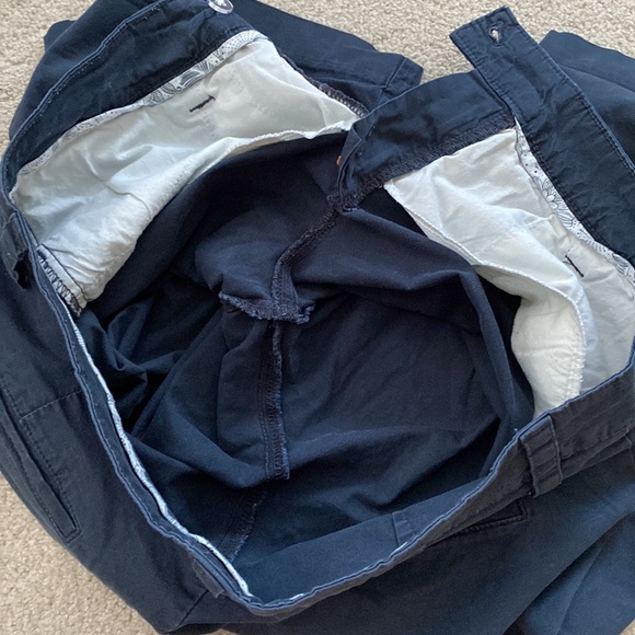 Navy blue Bermuda shorts. Size 10/12. See measurements. - Picture 16 of 16